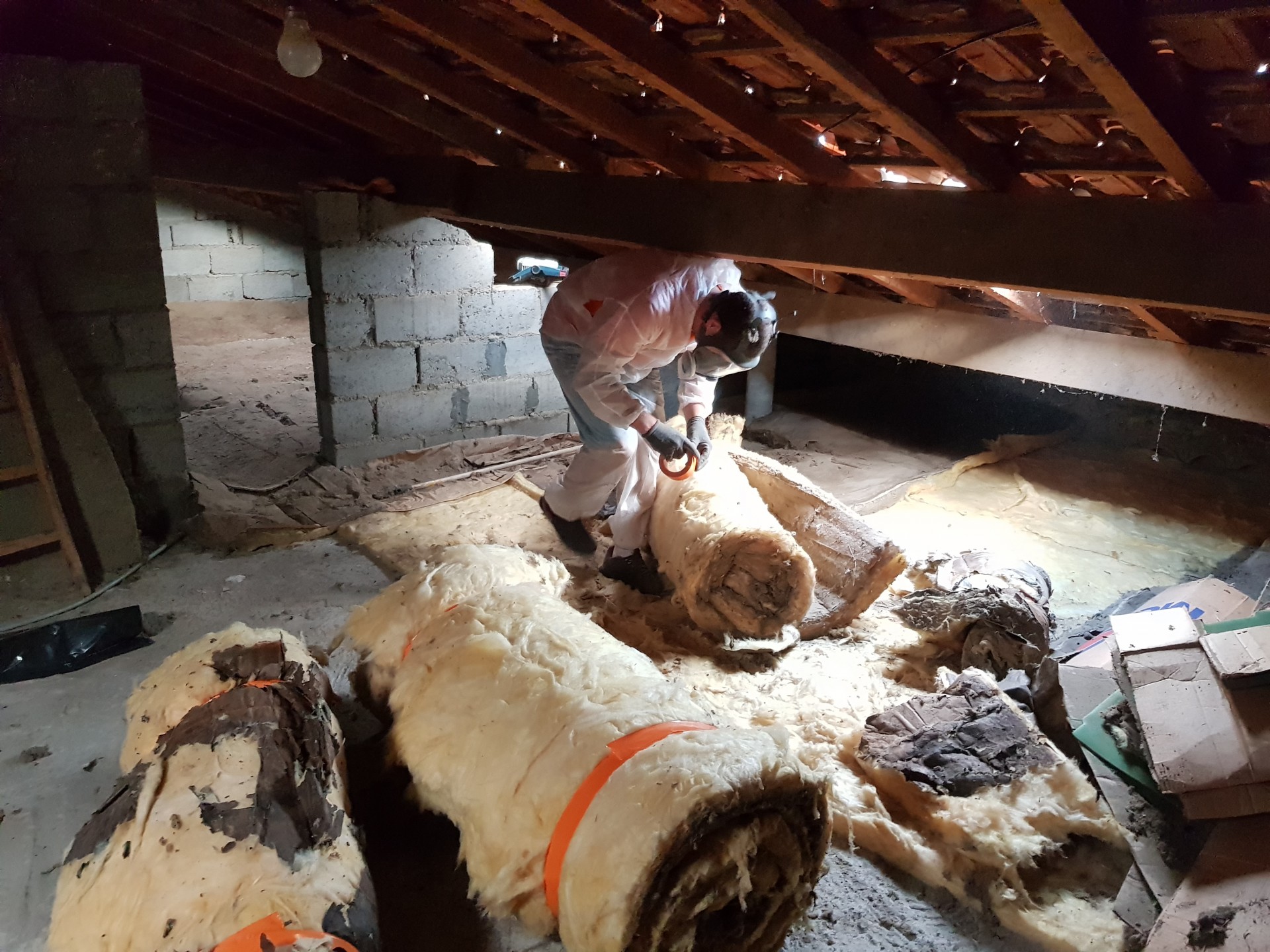 Isolation des murs par pose de laine minérale ou végétale Nimes